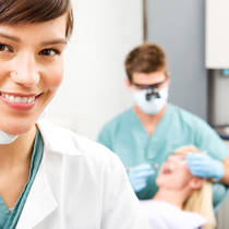 Популярность имплантации зубов в клинике AmericanDental растет