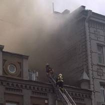В центре Киева более трех часов тушили хостел